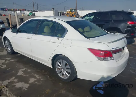 2011 Honda Accord 2.4 Ex-L from USA, damaged, VIN 1HGCP2F84BA038878